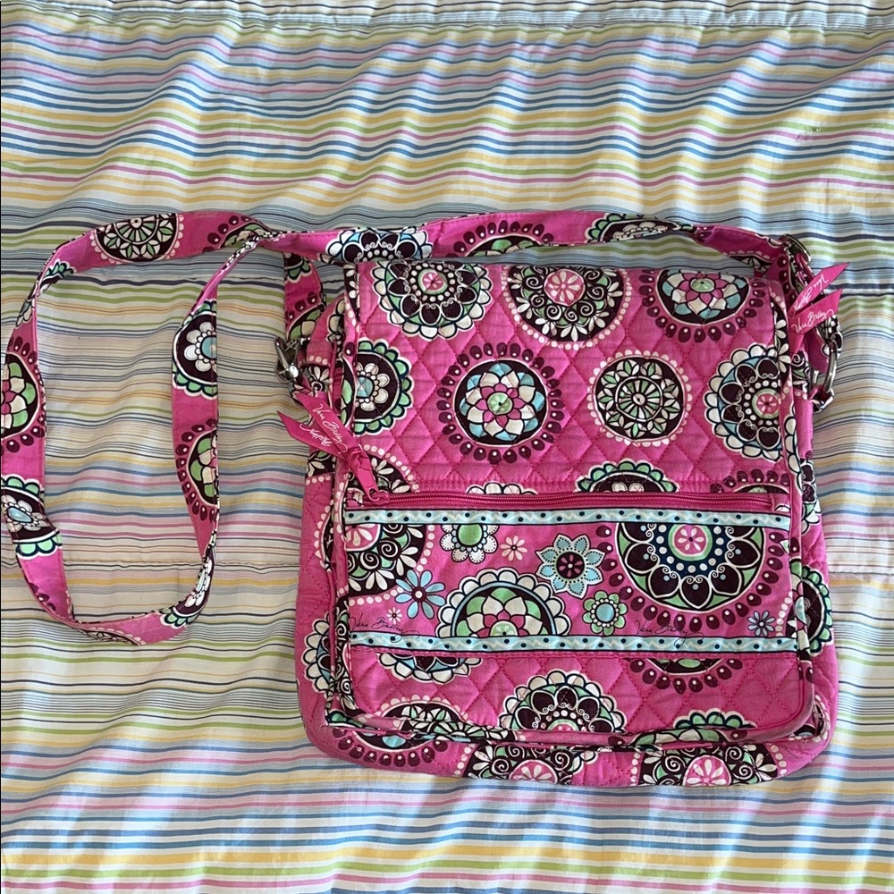 Vera Bradley‎ Quilted Pink Floral Crossbody Messenger Bag
